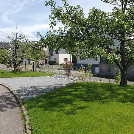 לינה וארוחת בוקר La Maison D'enfance Heimsbrunn